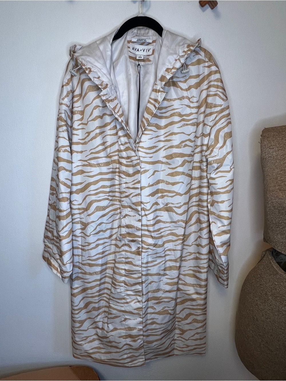 Ava & Viv Beige and White Water-Resistant Jacket with Hood & Pockets